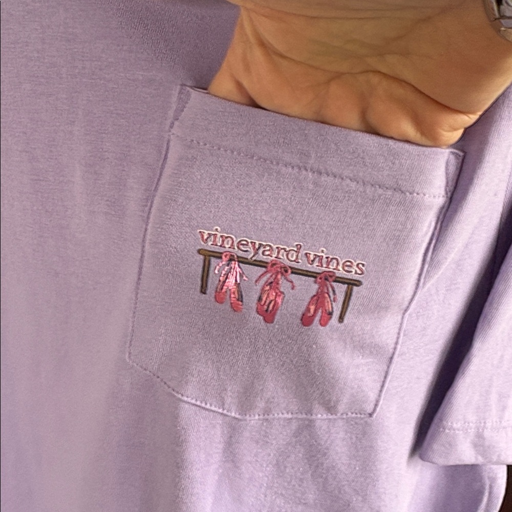 NWT Vineyard Vines Ballet Slippers Pocket Tee Lavender Size XL - Picture 5 of 7